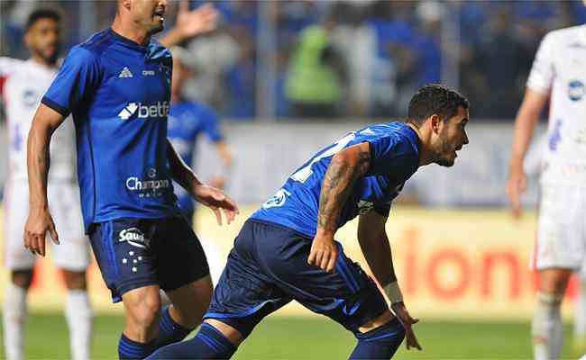 Cruzeiro venceu Nutico por 2 a 0