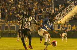 Imagens de Tupi x Cruzeiro, jogo de ida da semifinal do Campeonato Mineiro, em Juiz de Fora 