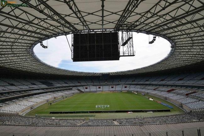 Primeiro semestre de 2013 - Mineiro se transforma em arena e ganha novo conceito. Fachada foi mantida pois era tombada e no poderia ser modificada no projeto de modernizao. No interior, quase tudo mudou.