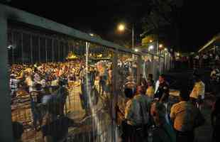 Tumulto gerado por briga entre membros de torcidas organizadas impediu festa do tricampeonato nacional 