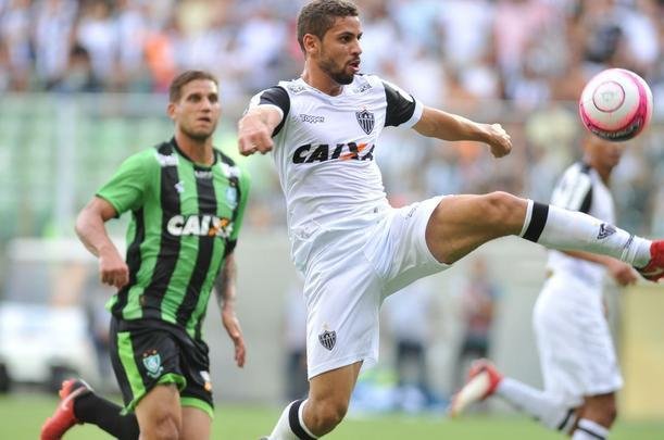 Imagens do primeiro tempo do clssico entre Amrica e Atltico, no Independncia