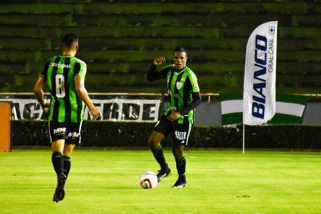 Amrica perdeu para o Uberlndia por 2 a 1
