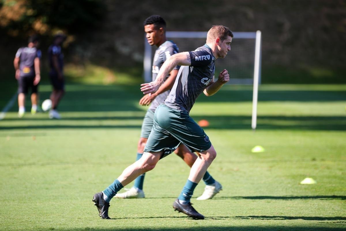 Adilson teve um ano cheio de altos e baixos. Iniciou a temporada 'escanteado' por Oswaldo de Oliveira, que o mandou para a Florida Cup com jovens das categorias de base. Retornou e, sem reclamar, recuperou espao para se tornar indispensvel na excelente campanha nas rodadas do Brasileiro pr-Copa do Mundo, quando o Atltico ocupou a vice-liderana. Uma leso o tirou da intertemporada e dos primeiros jogos ps-Mundial da Rssia. Voltou a atuar apenas em setembro, mas j no apresentou o mesmo rendimento do primeiro semestre, especialmente por questes fsicas.