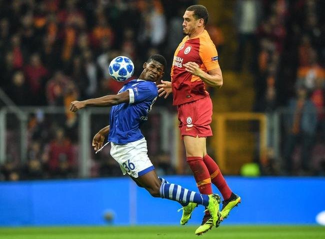 Maicon defendeu o Galatasaray da Turquia na temporada 2017/2018 e em parte de 2019