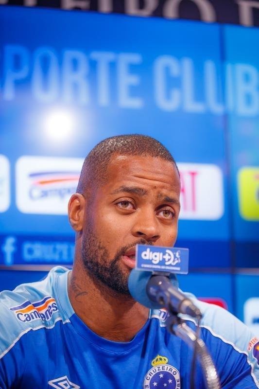 Treino do Cruzeiro nesta segunda-feira, na Toca da Raposa II. Time de Rogrio Ceni enfrenta o Cear na quarta-feira, s 19h30, no Castelo, em Fortaleza, pela 21 rodada do Campeonato Brasileiro