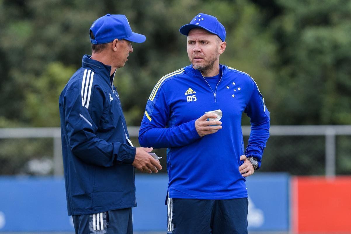 Jogadores do Cruzeiro realizaram primeiro treino sob comando de Mozart nesta sexta-feira (11/06)