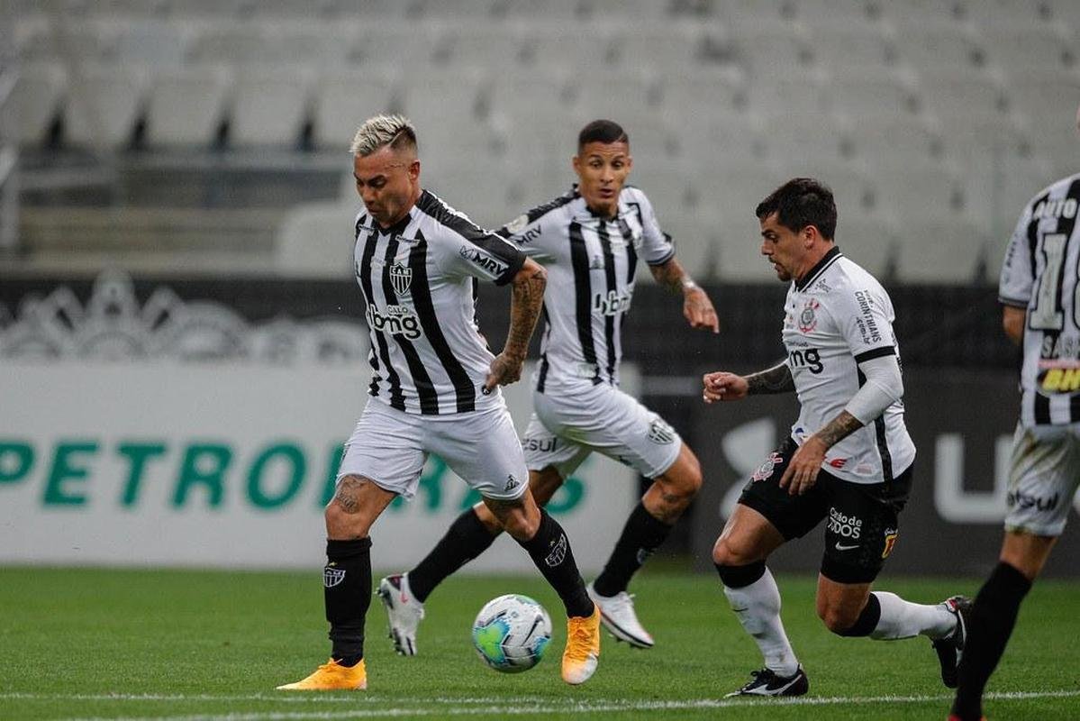 Eduardo Vargas - O jogador menos badalado da lista, Vargas chegou ao Atltico carregando o status de dois ttulos histricos com a camisa da Seleo Chilena (foi artilheiro em ambos). No Galo, iniciou sua trajetria na vitria de virada sobre o Corinthians, pelo Campeonato Brasileiro de 2020. O gol de empate, marcado por Guilherme Arana, saiu aps assistncia de calcanhar do jogador chileno.