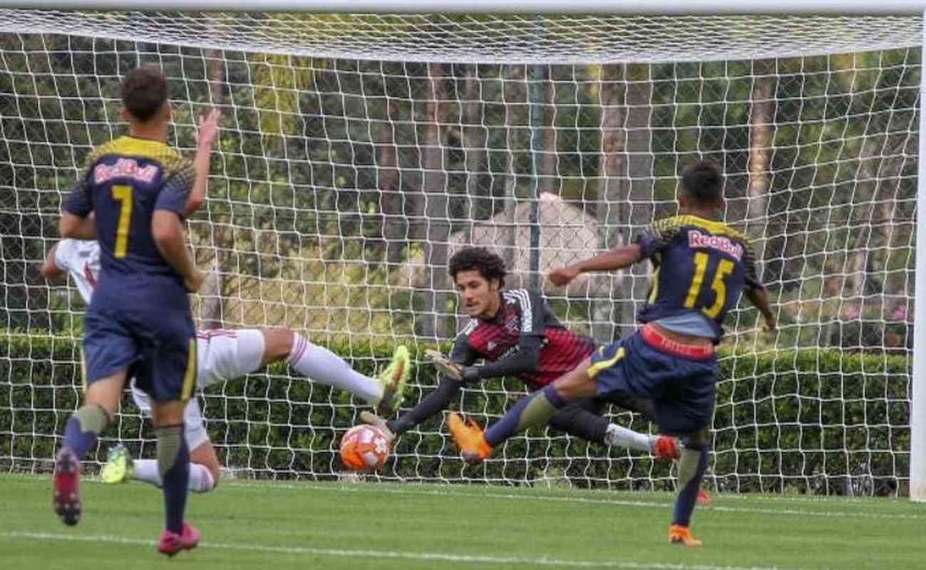 Jovem goleiro Jian Kayo, do Ituano, foi encontrado morto em casa, aos 21 anos de idade. Jogador tambm teve passsagem pela categoria de base do So Paulo