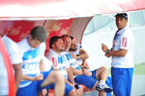 Fotos do treino do Cruzeiro no estdio Libertadores de Amrica, casa do Independiente, em Avellaneda. Time celeste fechou preparao para o jogo contra o Racing, s 21h30 desta tera-feira, no El Cilindro, pela primeira rodada do Grupo 5 da Copa Libertadores (Ramon Lisboa/EM D.A Press)