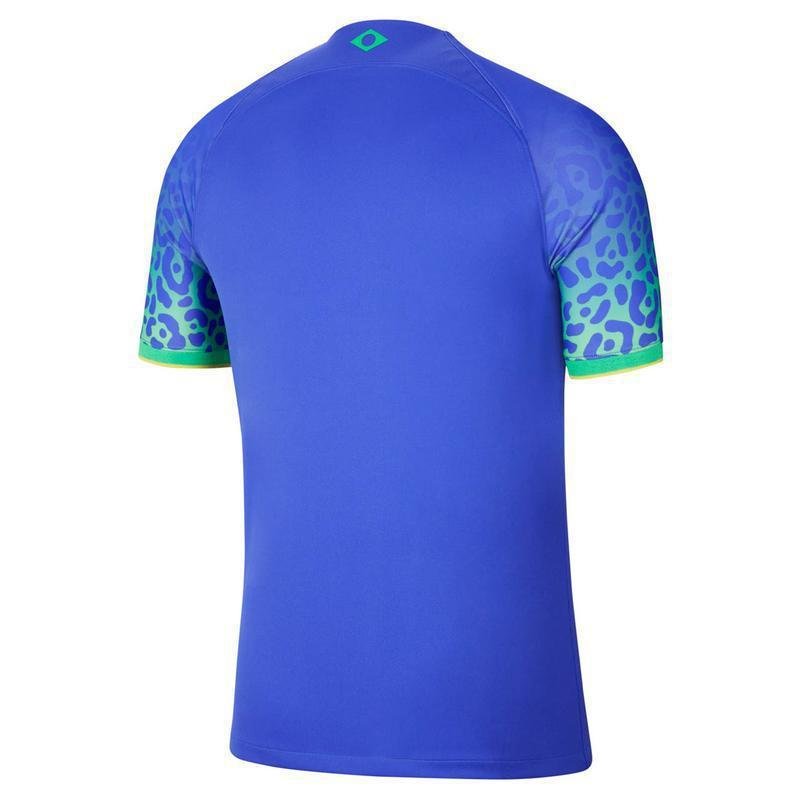 A tradicional camisa II azul da Seleo Brasileira para o Mundial do Catar foi produzida pela Nike