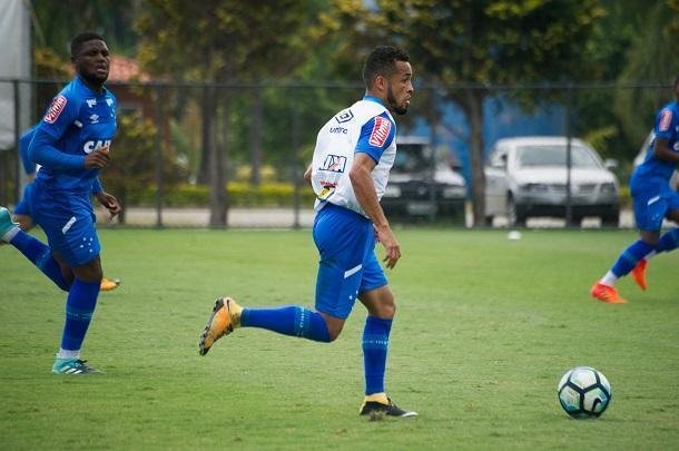 Jogadores da Raposa se reapresentaram na manh desta segunda-feira e comearam a preparao para enfrentar o Coritiba, nesta quarta-feira, no Couto Pereira, pelo Brasileiro