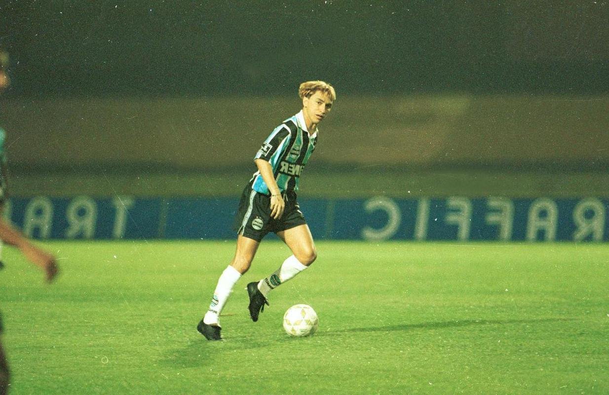 1997 - Paulo Nunes, do Grmio, foi o artilheiro com nove gols