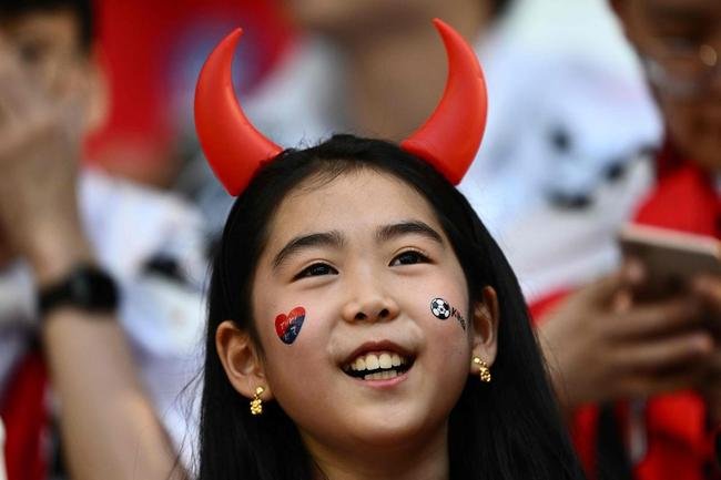 Torcedores de Uruguai e Coreia do Sul no Estdio Cidade da Educao, na partida pelo Grupo H da Copa do Mundo do Catar