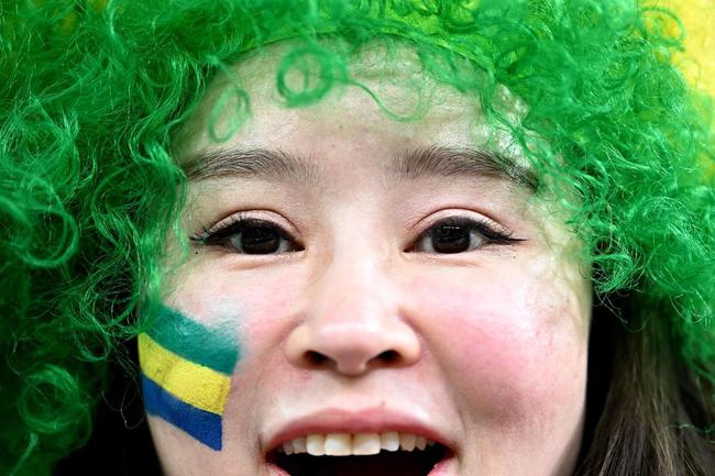 Fotos das torcidas de Brasil e Crocia no Estdio da Educao, em Al-Rayyan, no Catar, em duelo pelas quartas de final da Copa do Mundo