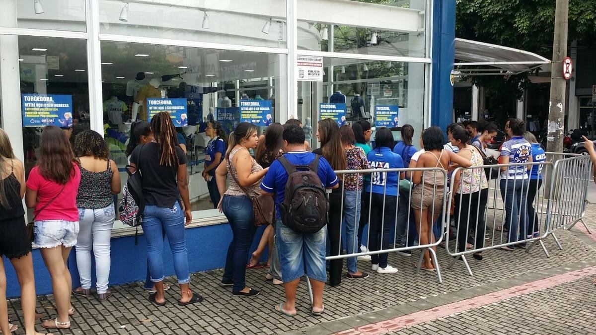 Torcedoras marcaram presena em grande nmero no Barro Preto