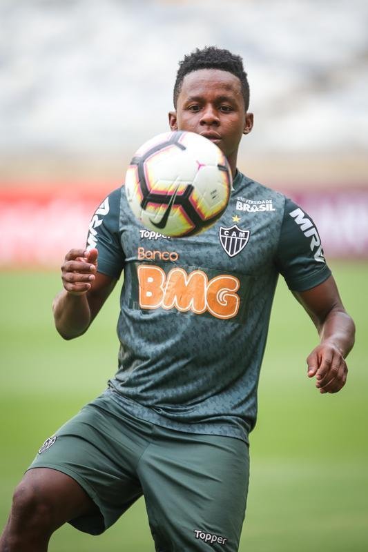 Levir Culpi comanda treino no Mineiro antes da estreia no Grupo E da Libertadores