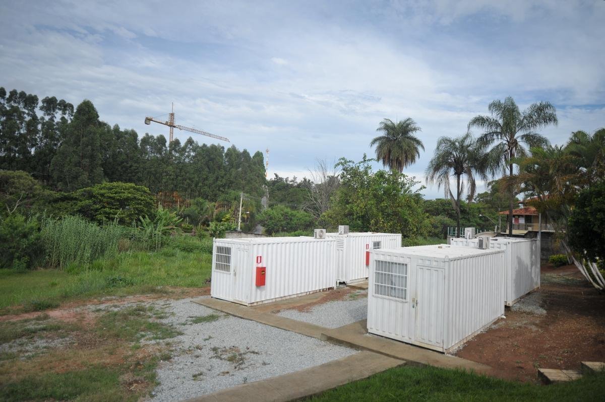 Amrica abriu Casa do Atleta, alojamento que recebe jovens das categorias de base do clube no Centro de Treinamento Lanna Drumond. Local abriga 60 jogadores. Segundo direo, contineres eram utilizados para receber atletas em perodo de testes, mas j esto desativados. Por falta de alvars da prefeitura de Contagem e laudo do Corpo de Bombeiros, Amrica realocou garotos em hotel de Belo Horizonte at regularizao do CT.