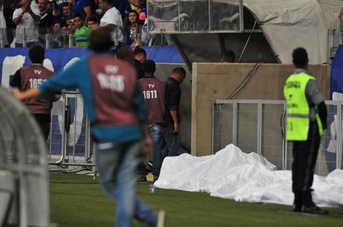 Imagens do jogo entre Cruzeiro e Grmio, pela 8 rodada do Campeonato Brasileiro, no Mineiro