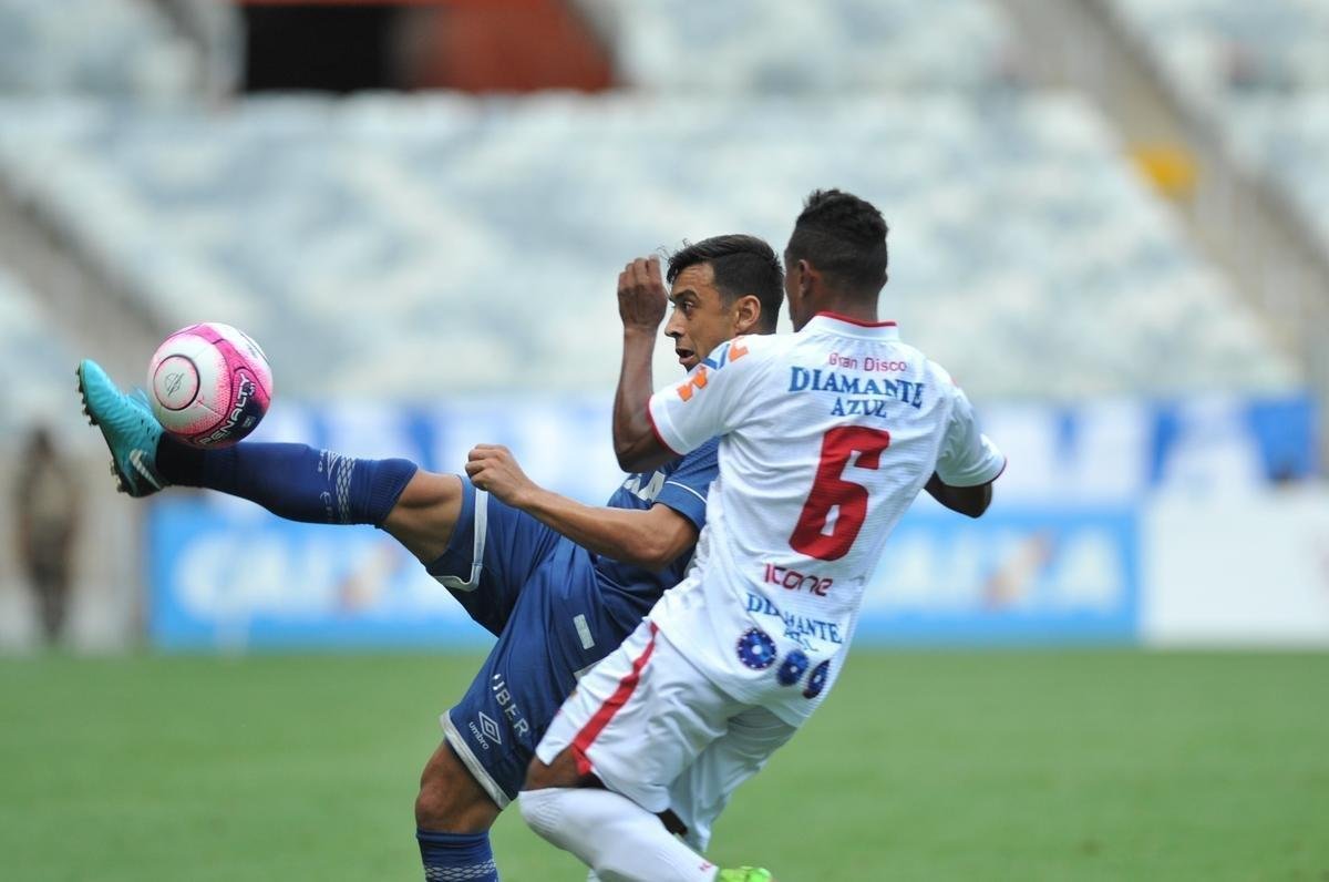 Fotos de Cruzeiro x Villa Nova, no Mineiro, pela stima rodada do Campeonato Mineiro