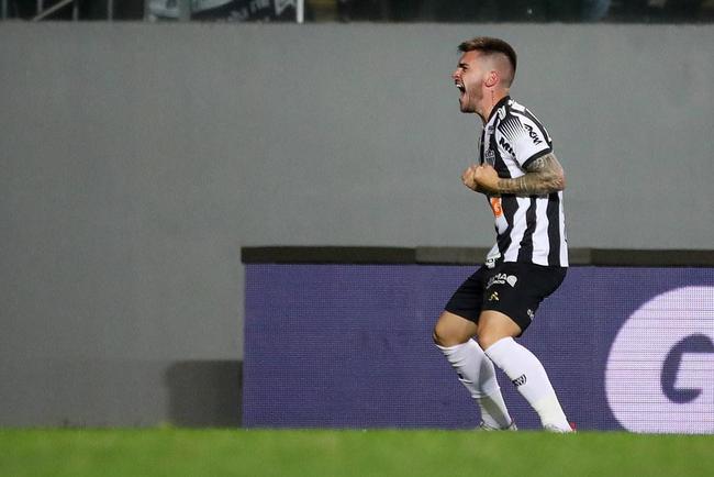 Nathan - Permaneceu no Atltico at 2021. No ano passado, foi emprestado ao Fluminense. Neste ano, seria novamente emprestado, mas recusou continuar no Flu e voltou ao Galo para treinar separadamente, j que no fazia parte dos planos. No entanto, deve ser utilizado por Eduardo Coudet em 2023.