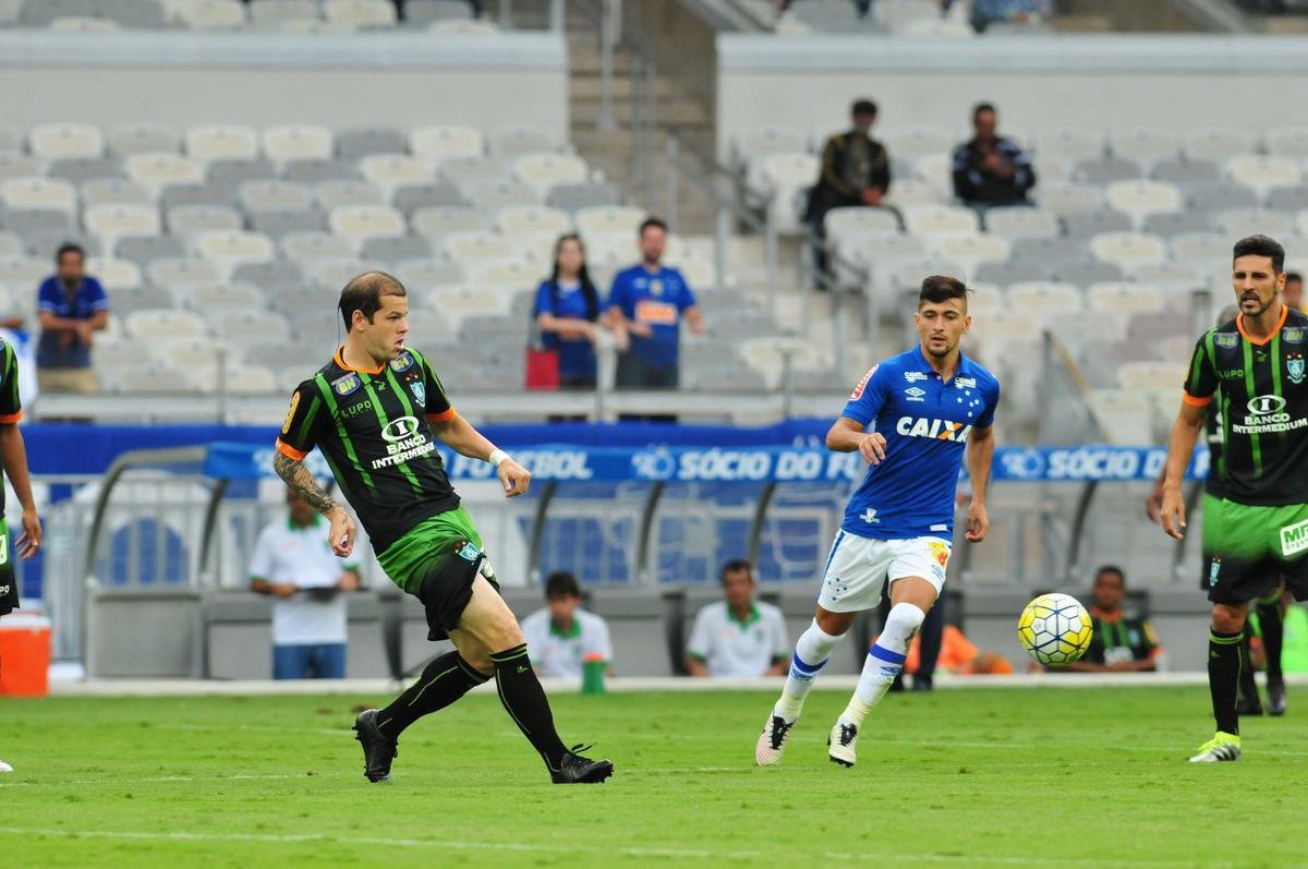 Cruzeiro e Amrica empataram em 1 a 1, no dia 28 de maio de 2016, no Mineiro, em Belo Horizonte, pela 4 rodada da Srie A do Campeonato Brasileiro. Victor Rangel marcou para o Coelho e De Arrascaeta empatou para a Raposa.