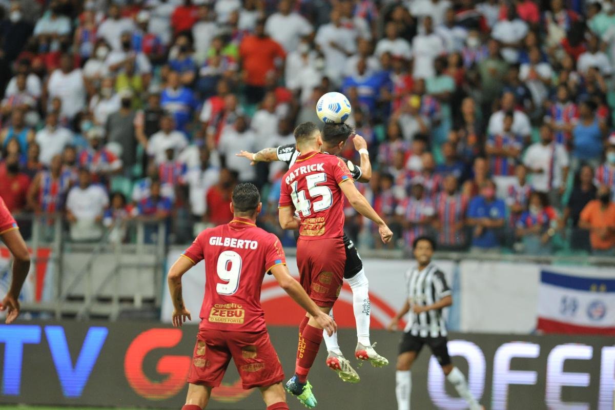 Fotos do jogo entre Bahia e Atltico, na Fonte Nova, em Salvador, pela 32 rodada do Campeonato Brasileiro