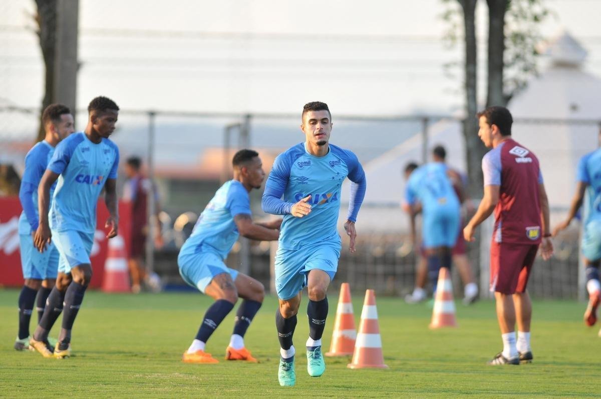 Fotos do treino do Cruzeiro desta segunda-feira, na Toca da Raposa II (Alexandre Guzanshe/EM D.A Press)