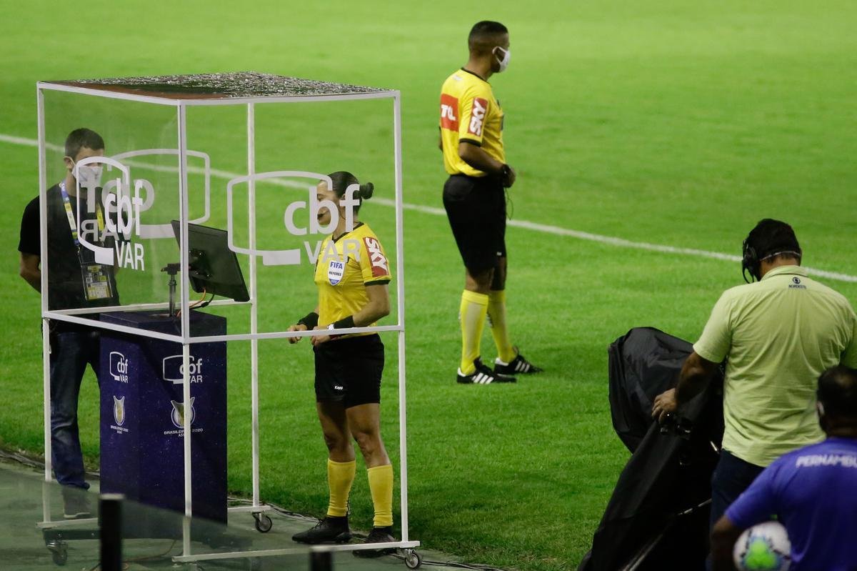 Na estreia do Brasileirão, o Sport bateu o Ceará por 3 a 2, com gols de Elton (2x) e Jonatan Gomez.