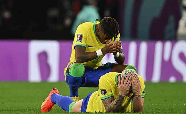 Jogadores brasileiros ficaram desolados com a eliminao nos pnaltis