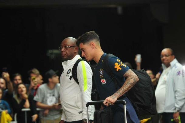 Seleo Brasileira deixou hotel Ouro Minas na noite desta quarta-feira e se despediu de Belo Horizonte, onde venceu a Argentina por 2 a 0 na semifinal da Copa Amrica. Reta final de treinos ser na Granja Comary, em Terespolis. Deciso est marcado para domingo, s 17h, no Maracan
