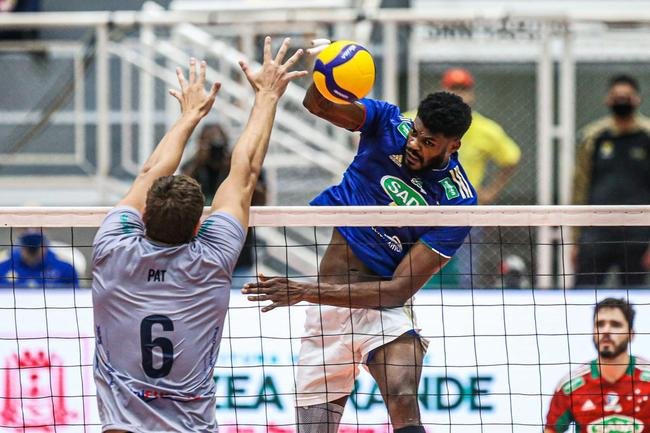 Cruzeiro vence o Natal por 3 sets a 0, em Campo Grande, e  tetra da Supercopa