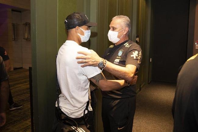 Jogadores se apresentam  Seleo Brasileira