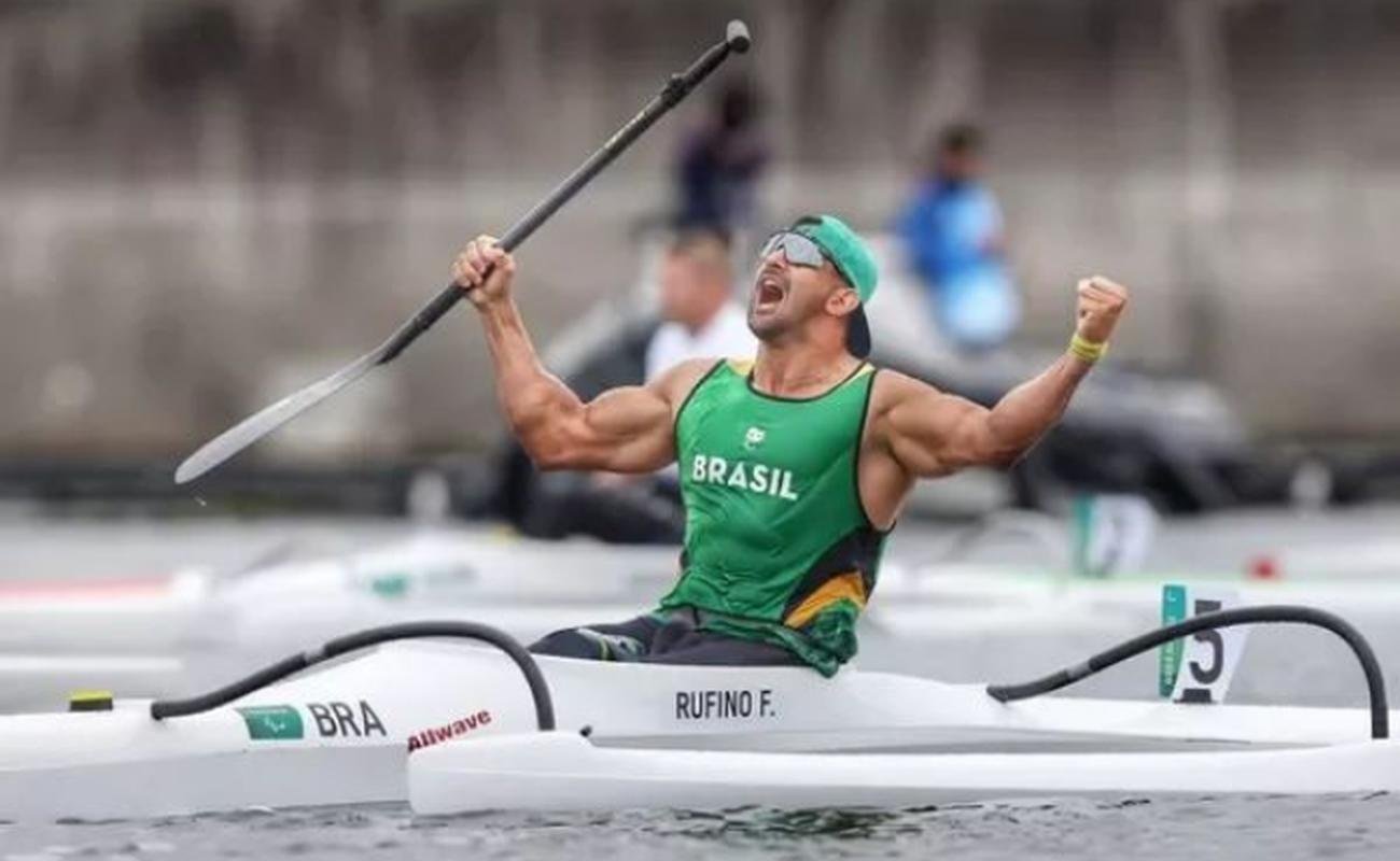 Fernando Rufino conquista o ouro na paracanoagem na canoa VL2 do atletismo