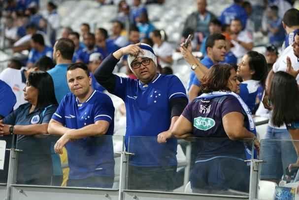 Imagens da torcida do Cruzeiro no jogo contra o Atltico-PR
