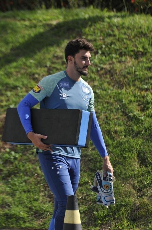 Treino do Cruzeiro nesta segunda marcou o batismo do colombiano Luis Orejuela, reforo para 2019