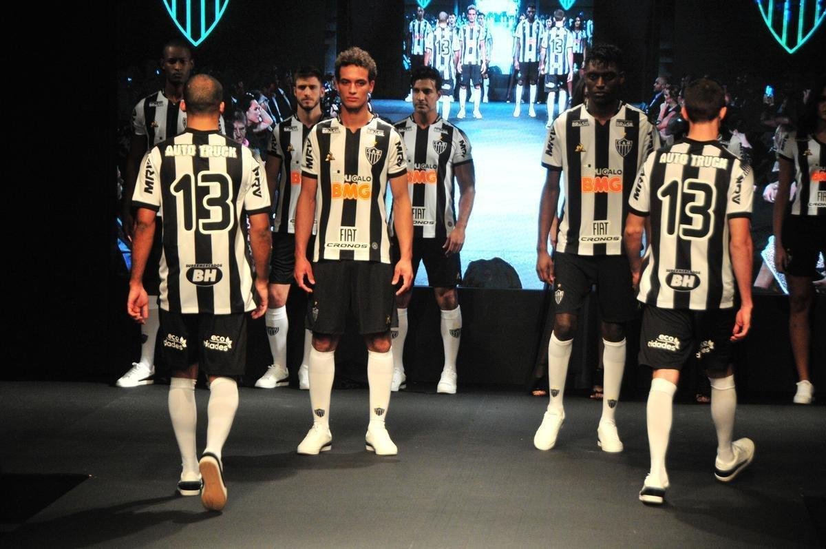 Nova coleo de uniformes do Atltico produzida pela fornecedora francesa Le Coq
