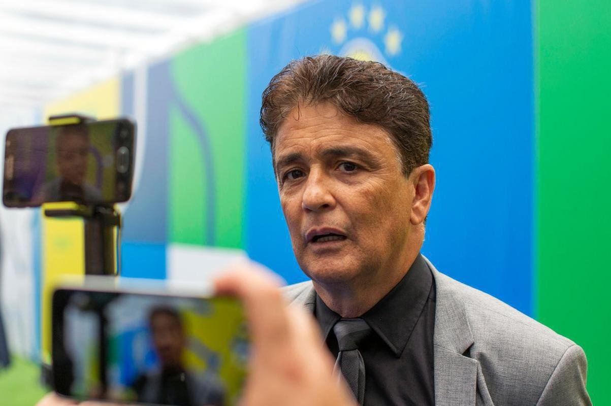 Ex-atacante, Bebeto (Podemos) no conseguiu se eleger deputado federal pelo Rio de Janeiro. Recebeu 25.018 votos e ficar como suplente.
