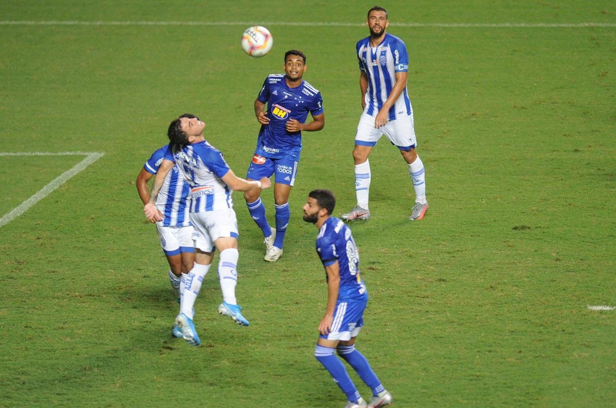 Fotos do jogo entre Cruzeiro e CSA, no Independncia, em Belo Horizonte, pela 29 rodada da Srie B do Brasileiro