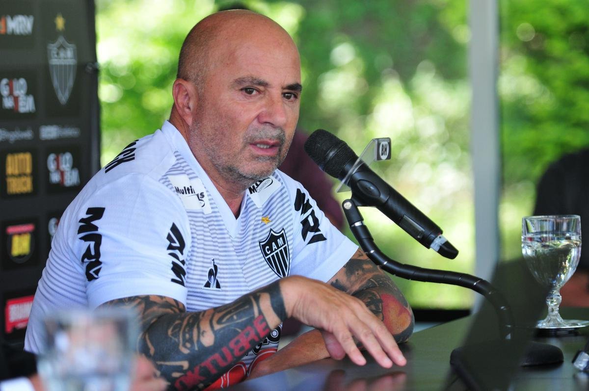 Jorge Sampaoli foi apresentado na tarde desta segunda-feira como novo tcnico do Atltico