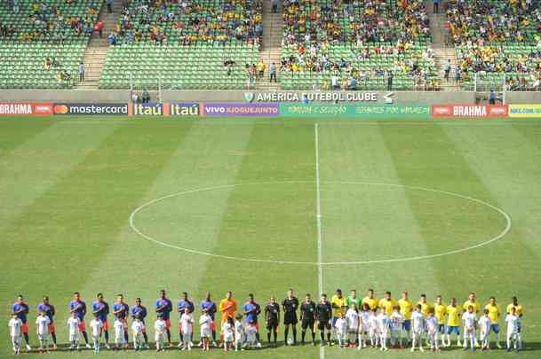 Fotos do amistoso entre os times sub-20 de Brasil e Colmbia, no Independncia (Alexandre Guzanshe/EM D.A Press)