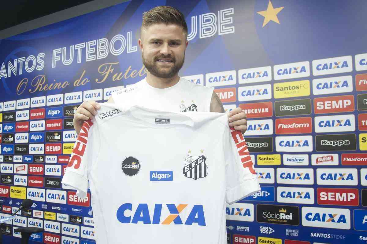 Eduardo Sasha - atacante se transferiu do Internacional para o Santos