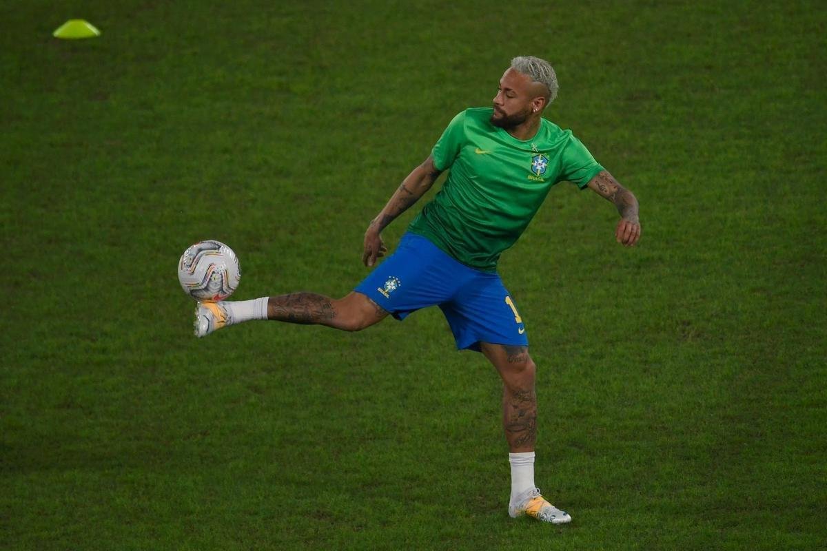 Brasil e Colmbia se enfrentaram no Estdio Nilton Santos, pelo Grupo B da Copa Amrica 