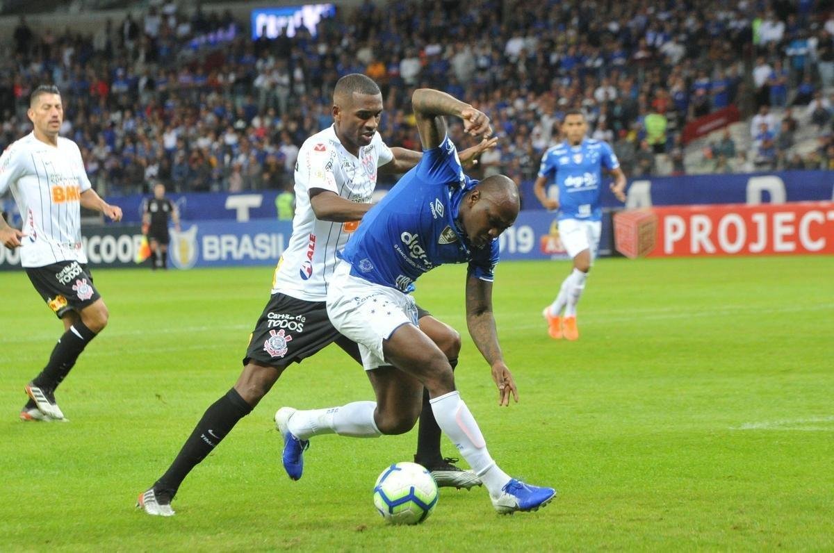 Fotos de Cruzeiro x Corinthians, no Mineiro, pela oitava rodada do Campeonato Brasileiro