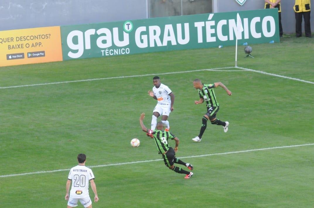 Fotos do clssico entre Amrica e Atltico, no Independncia, em Belo Horizonte, pela 10 rodada do Campeonato Mineiro. Jogo marcou o retorno dos dois rivais ao futebol em plena pandemia do novo coronavrus (Juarez Rodrigues/EM/DAPress)