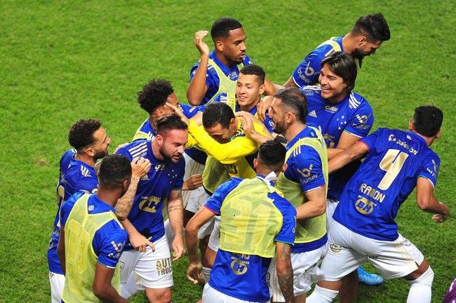 Fotos do duelo entre Cruzeiro e Vitria, no Independncia, em Belo Horizonte, pela 17 rodada da Srie B do Campeonato Brasileiro