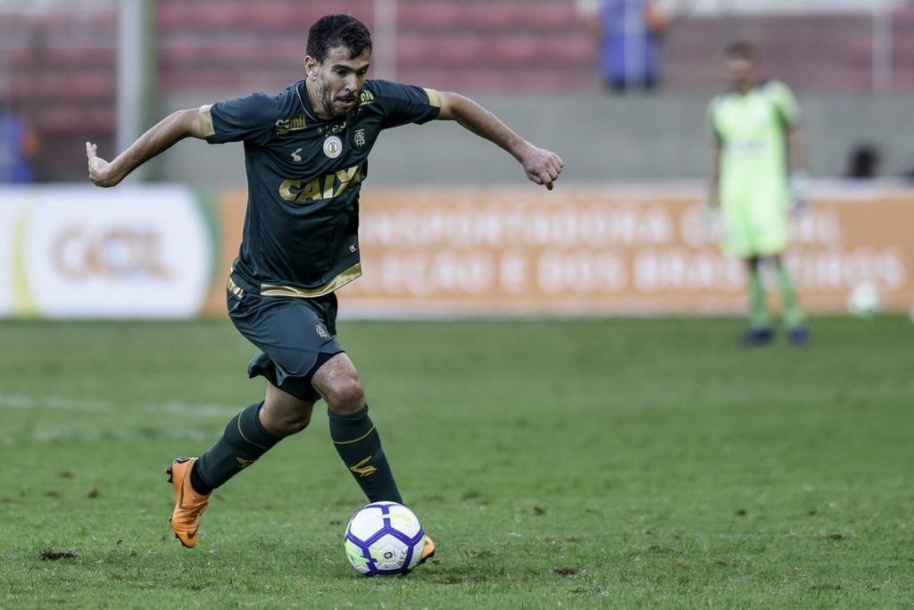 Leandro Donizete veio por emprstimo do Santos e atuou em 28 jogos pelo Amrica