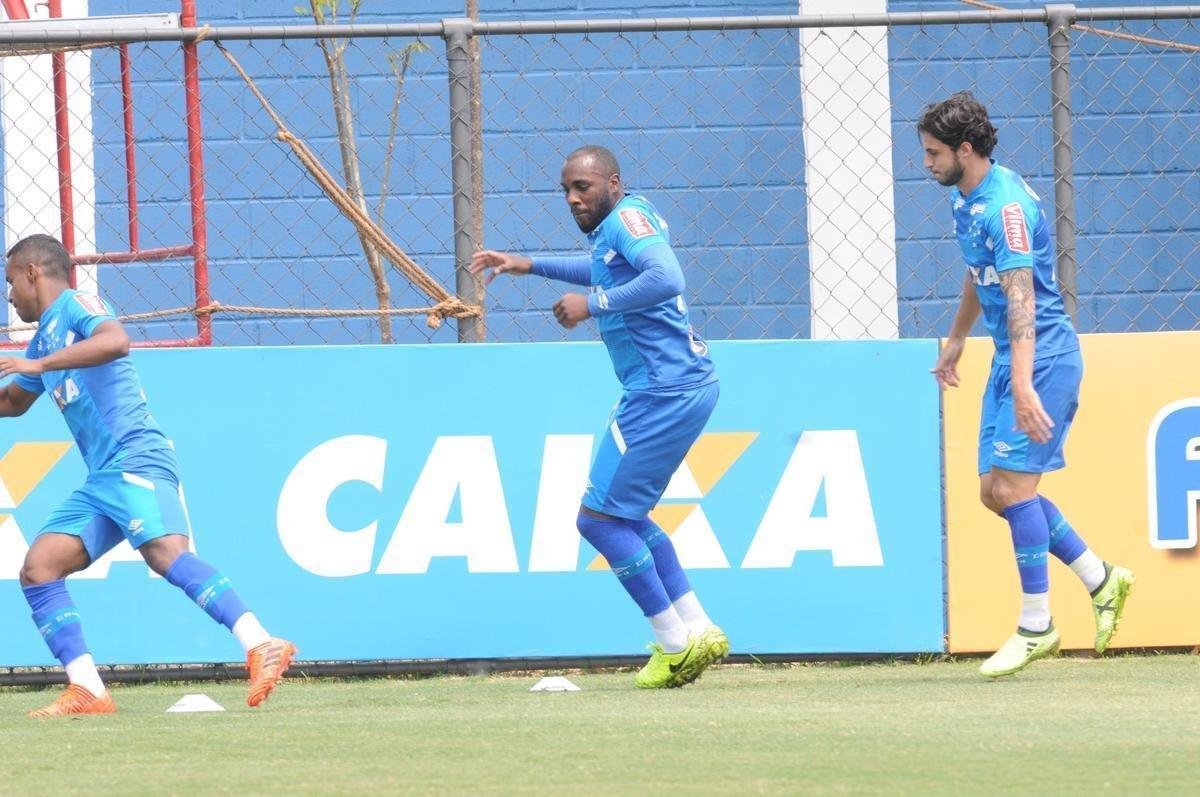 Imagens do treino do Cruzeiro desta sexta-feira (27/10), na Toca da Raposa II (fotos: Paulo Filgueiras/EM D.A Press)