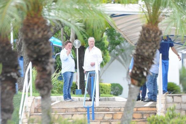 Fotos da apresentao de Adilson Batista como novo tcnico do Cruzeiro. Tcnico teve reunio com jogadores na Toca da Raposa II, falou com a imprensa e depois comandou seu primeiro treino