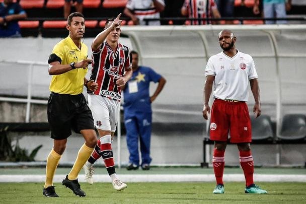 Equipes se enfrentaram pela sétima rodada do Campeonato Pernambucano no estádio do Arruda