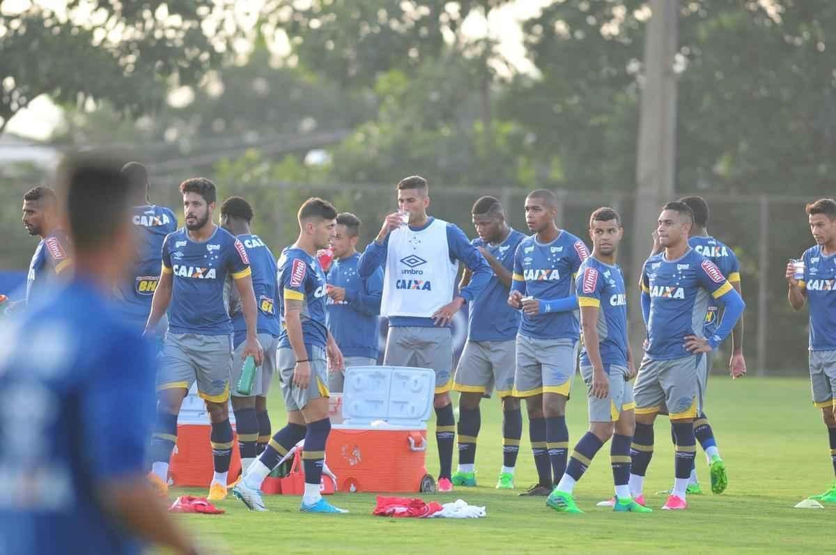 Rafael Marques treinou pela primeira vez na Toca da Raposa II como jogador do Cruzeiro: jogou futevlei, passou por batismo e depois trabalhou normalmente com bola